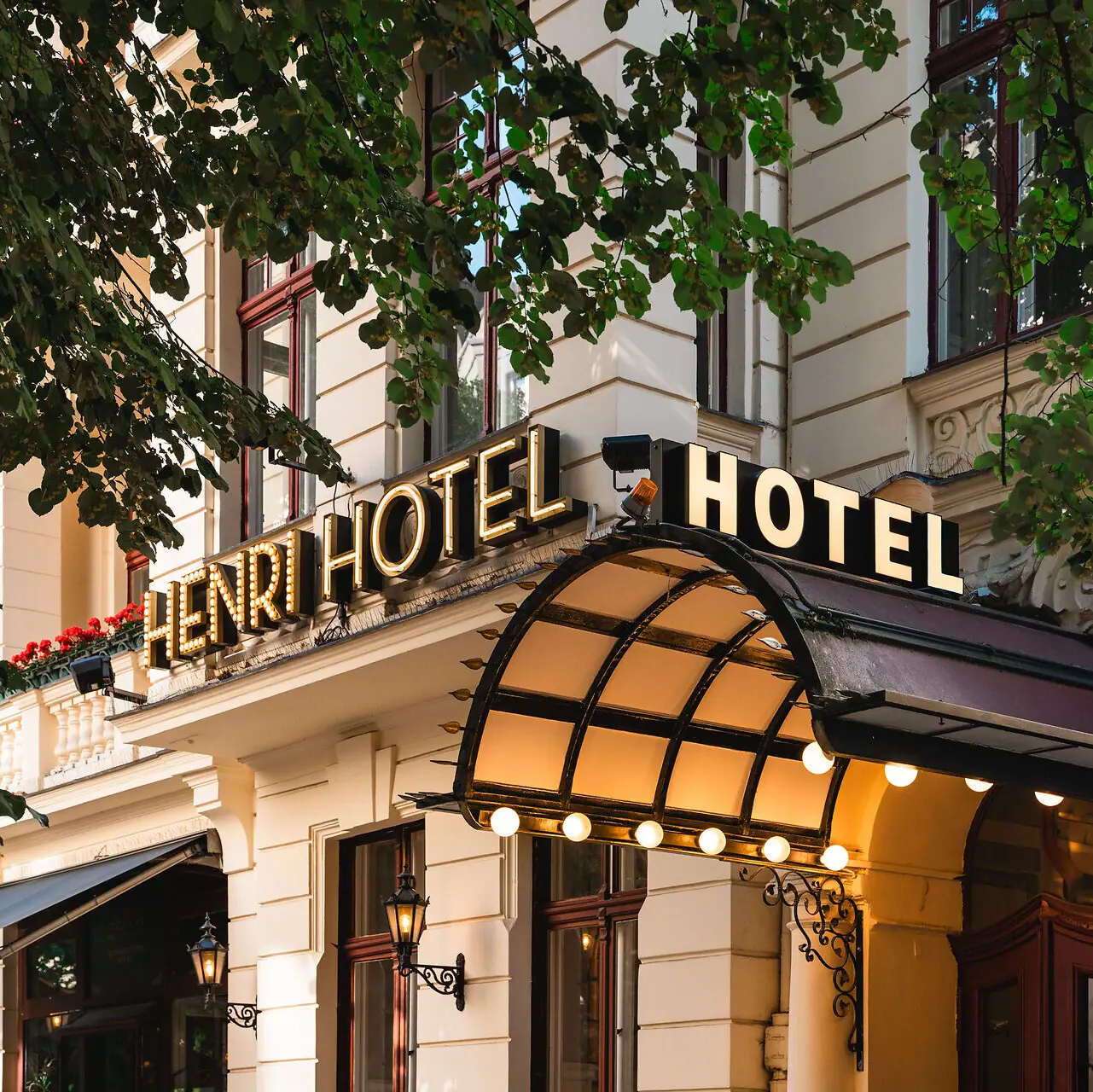 Eingang HENRI Hotel Berlin