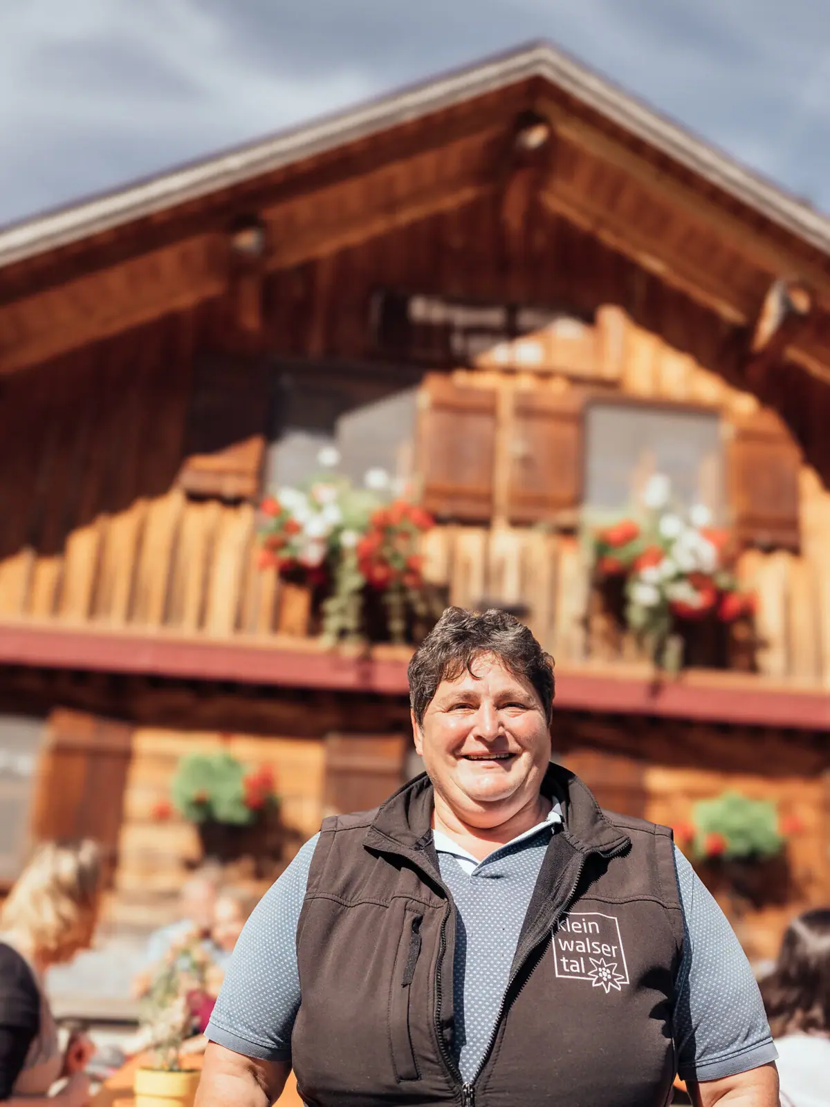 Sabine Ott Sabine Ott vor der Bärgunthütte.